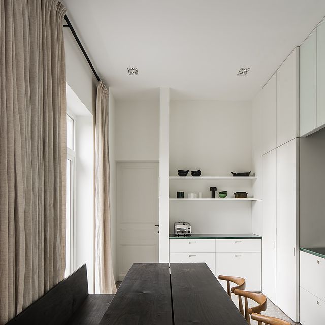 Family breakfast nook 

Architect @studiodaskal.laperre 
Execution @entirus_construct 
Photos by @cafeine 

#Entirusconstruct #luxuryhomes #homerenovation #designgoals #interiordesign #belgiandesign #architecture